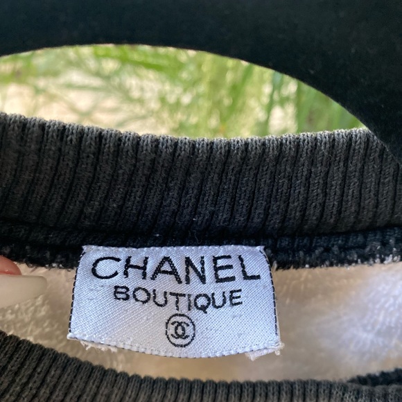 Rare iconic 1990’s CHANEL white terry cloth crew sweatshirt - Picture 2 of 10